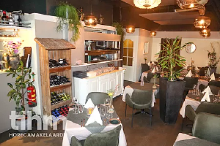 Intiem restaurant met groot zonnig terras in Delft afbeelding 2