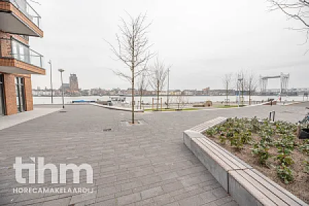 Casco horecaruimte te huur aan het water  afbeelding 2