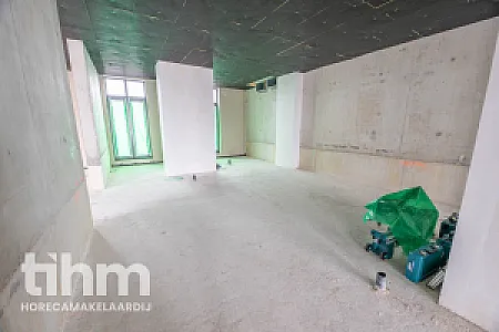 Casco horecaruimte te huur aan het water 