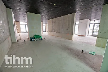 Casco horecaruimte te huur aan het water 