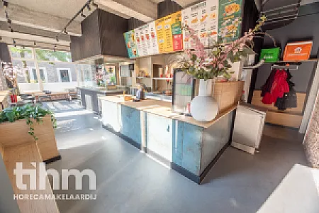 Instapklare horecazaak met terras in Rotterdam West