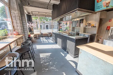 Instapklare horecazaak met terras in Rotterdam West
