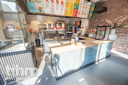 Instapklare horecazaak met terras in Rotterdam West