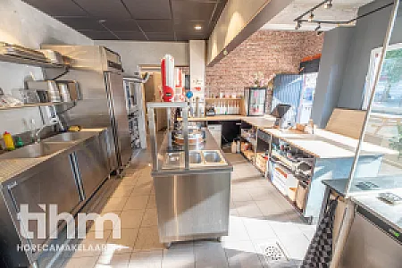 Instapklare horecazaak met terras in Rotterdam West