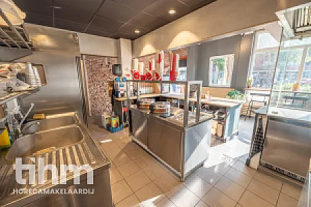 Instapklare horecazaak met terras in Rotterdam West