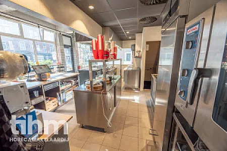 Instapklare horecazaak met terras in Rotterdam West