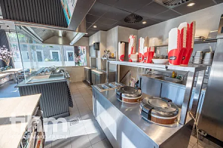 Instapklare horecazaak met terras in Rotterdam West