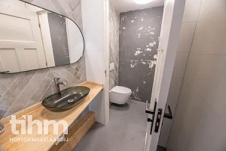 Instapklare horecazaak met terras in Rotterdam West