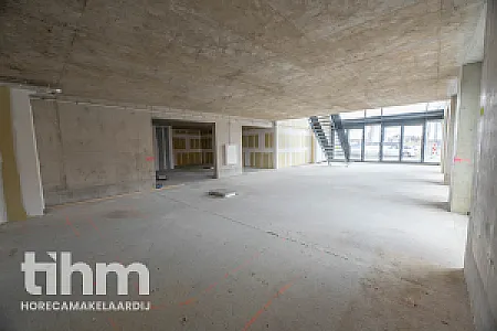 Casco horecapand te koop aan de Nieuwe Maas