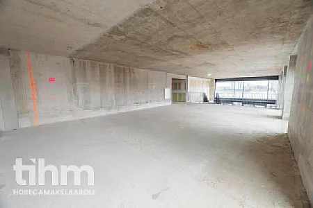 Casco horecapand te koop aan de Nieuwe Maas