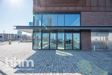 Casco horecapand te koop aan de Nieuwe Maas