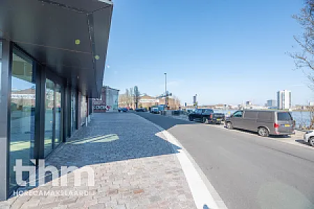 Casco horecapand te koop aan de Nieuwe Maas