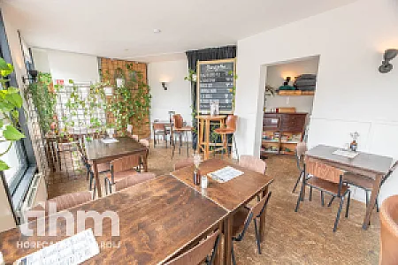 Sfeervol biercafé te koop met ruim terras Rotterdam West