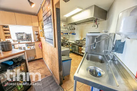 Sfeervol biercafé te koop met ruim terras Rotterdam West