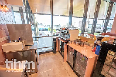 Grote horecazaak op Zuidplein Rotterdam te koop