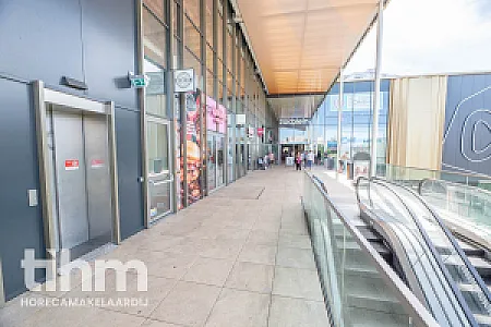 Grote horecazaak op Zuidplein Rotterdam te koop