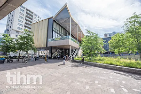 Grote horecazaak op Zuidplein Rotterdam te koop