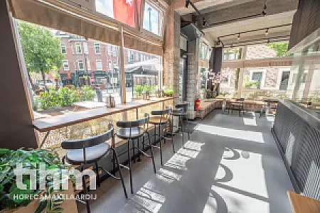 Instapklare horecazaak met terras in Rotterdam West
