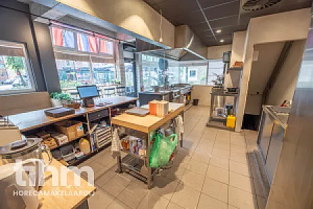 Instapklare horecazaak met terras in Rotterdam West