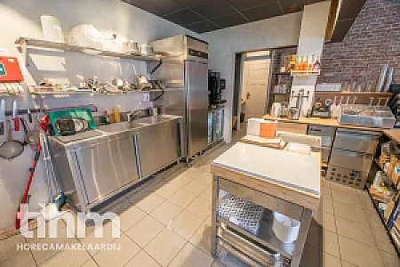 Instapklare horecazaak met terras in Rotterdam West